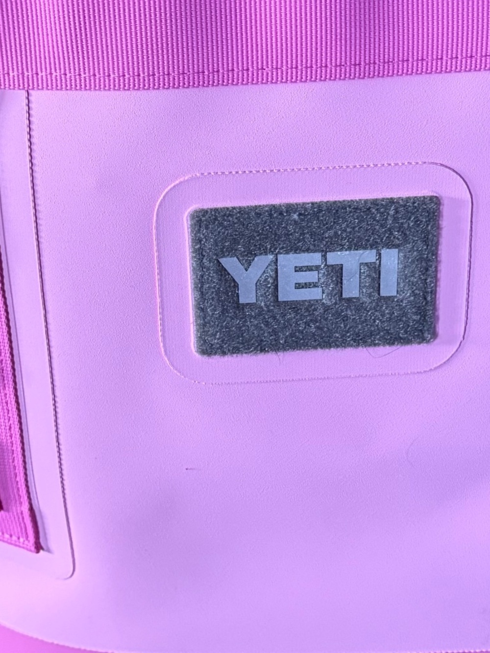 Yeti Camino Carryall 20